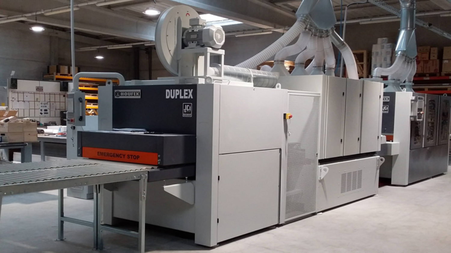 small size modern square shape hand wash basin in a rest room
