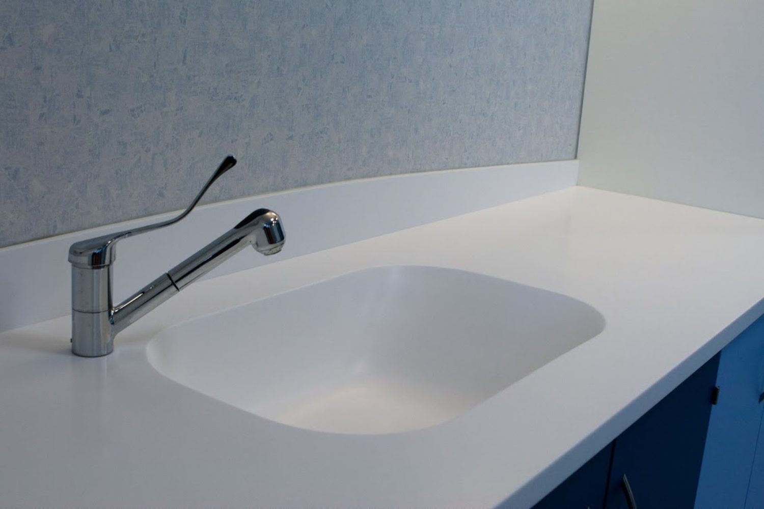 covid-19 résine Hi-macs