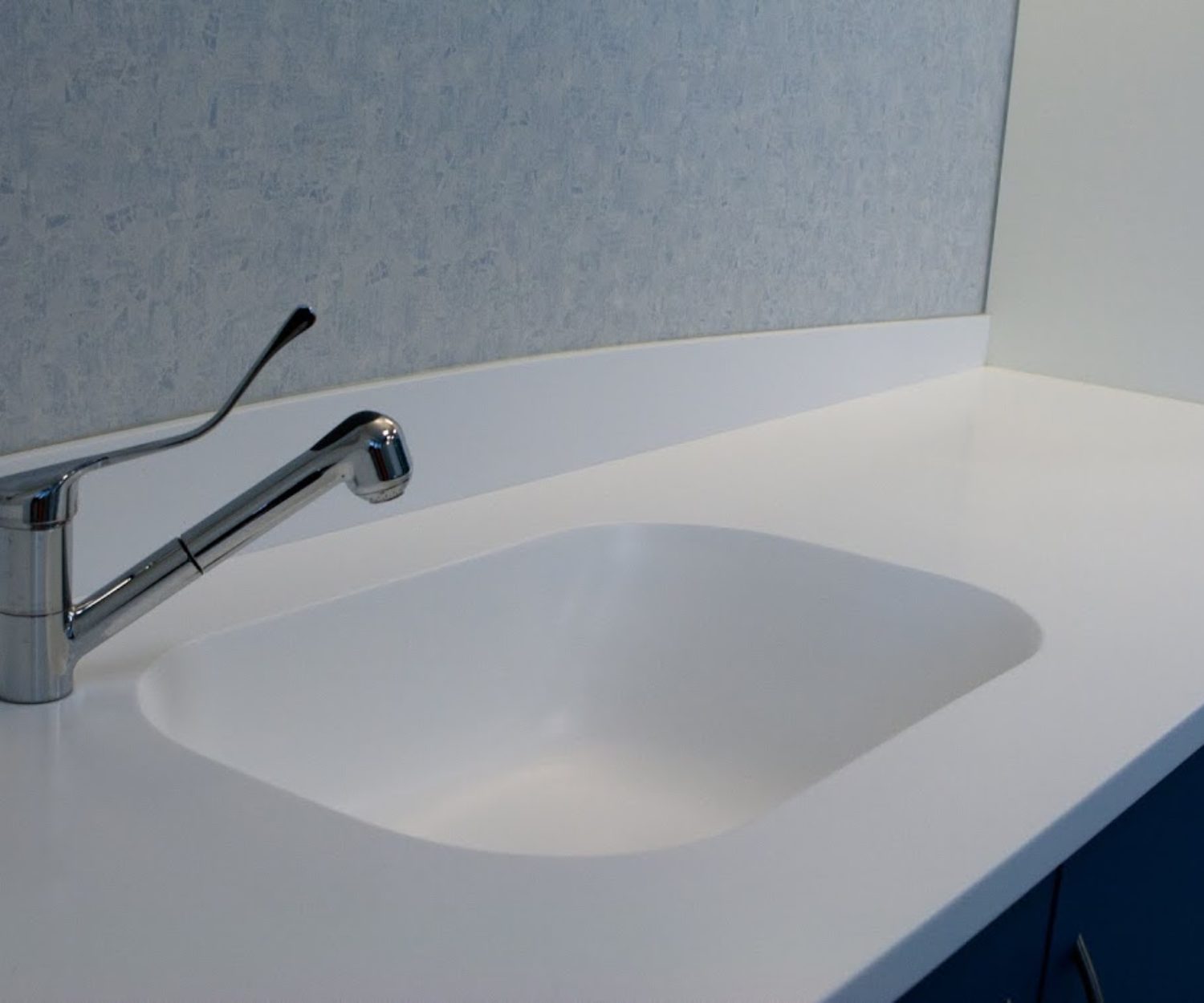 covid-19 résine Hi-macs